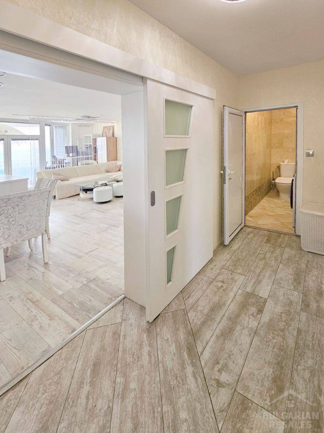 Výhľad na more, moderná rekonštrukcia, 2 spálne, komplex „Oasis“, Ravda ID: 6072 - Фото17