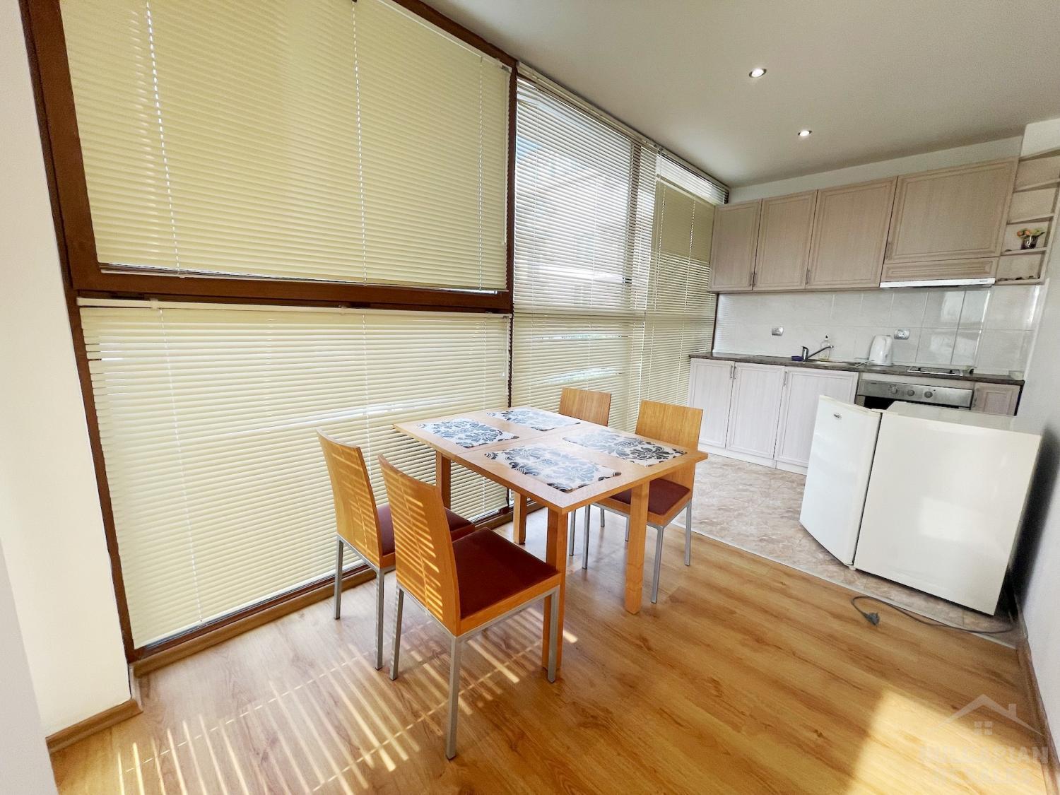 Намален! Просторен апартамент вкомплекс до морето ID: 2882 - Снимка 2