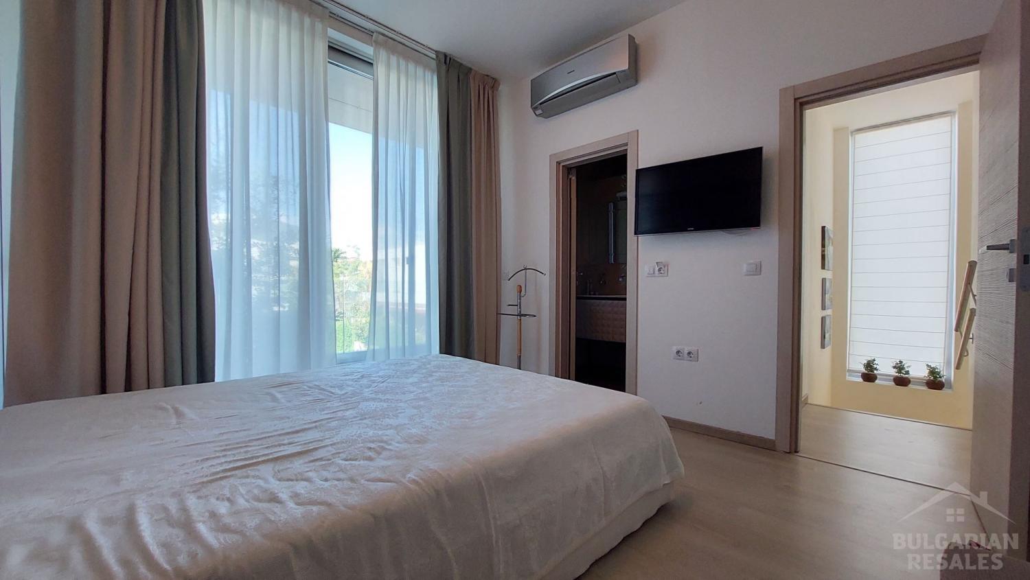 Таунхаус на 100 метра от плажа с модерни довършителни работи и обзавеждане ID: 3702 - Снимка 13