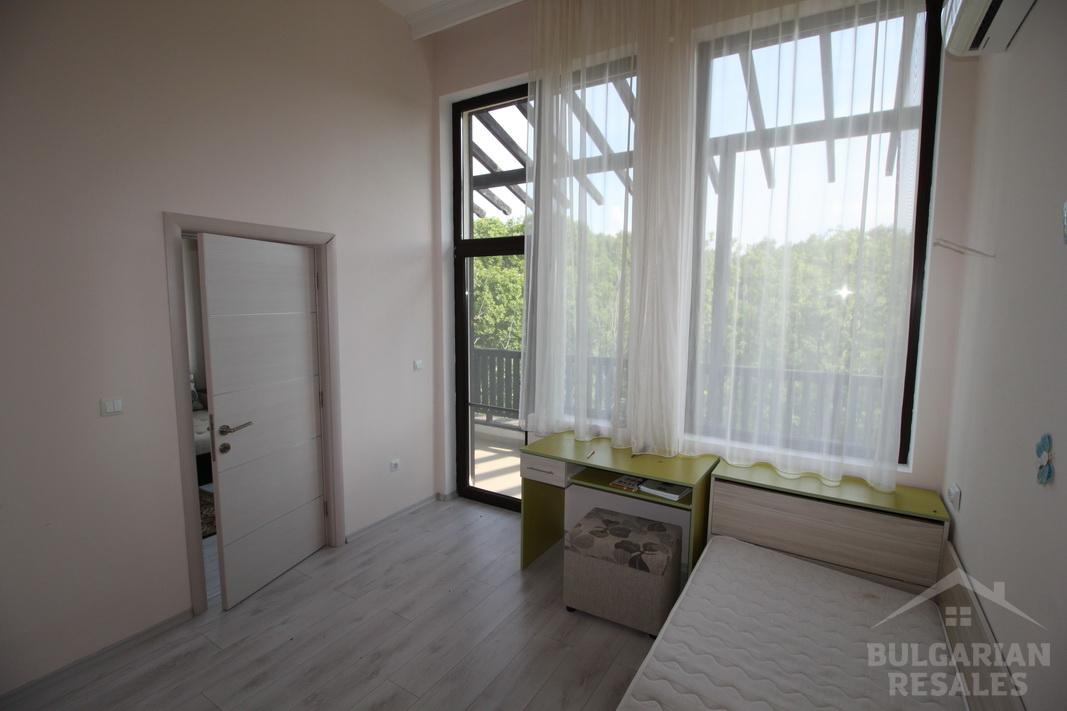 Тристаен апартамент в 