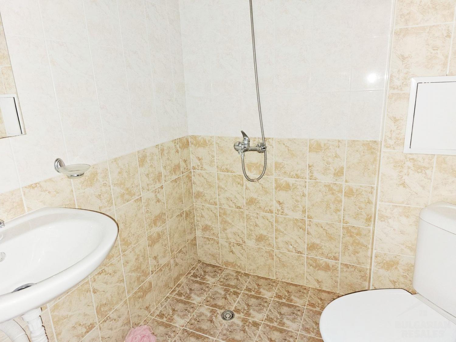 Тристаен апартамент на супер цена! ID: 4073 - Снимка 12