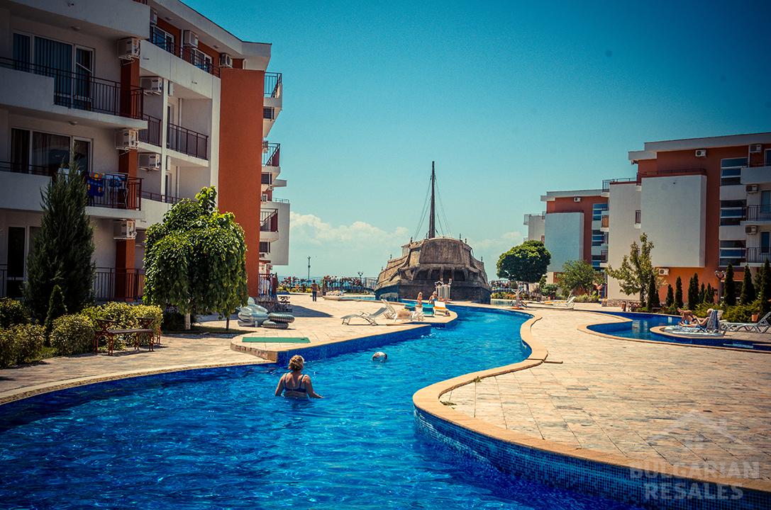 Апартамент с голяма тераса в комплекс на първа линия ID: 2602 - Снимка 2