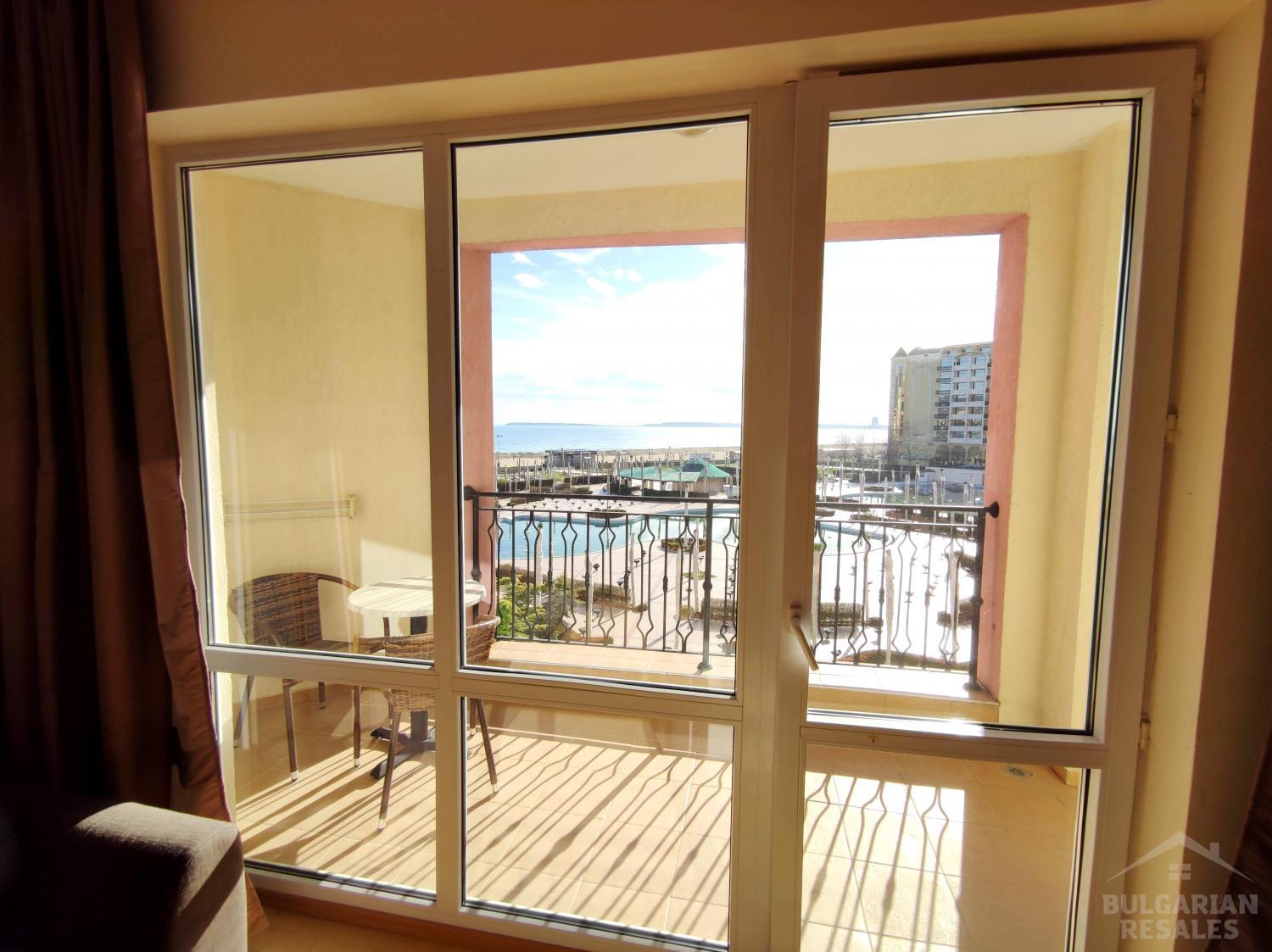 Frontowy widok na morze w Majestic Beach Resort ID: 1674 - Фото6