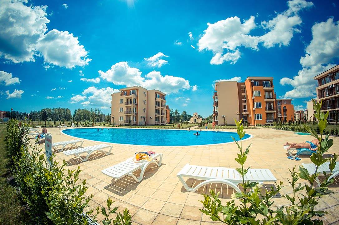 Трехкомнатная квартира на Солнечном берегу, комплекс 