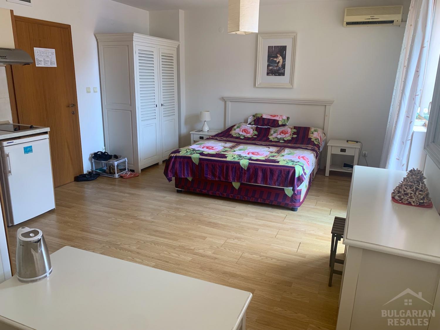 Spacious studio with a large balcony 150 meters from the beach ID: 2155 - Photo 1