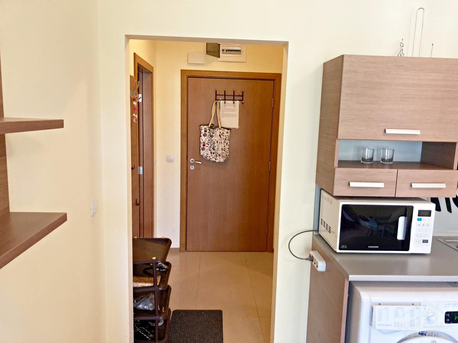 Flat on the first line by the sea! Good investment! ID: 3766 - Photo 4