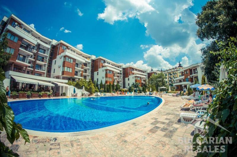 Изглед към басейна! Имот на първа линия в Елените ID: 5461 - Снимка 16