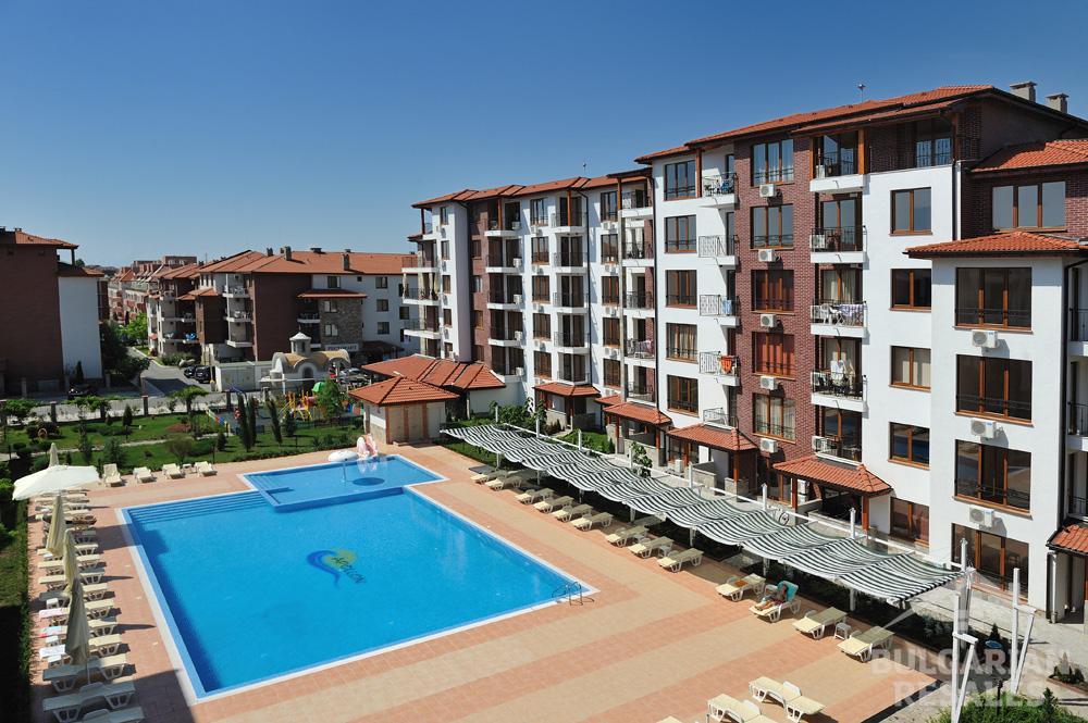 Apartment overlooking the pool in a good area of Ravda ID: 5379 - Photo 1