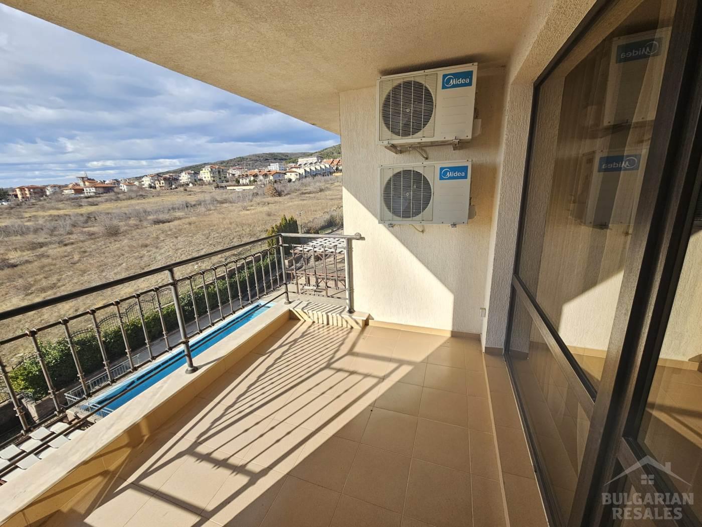 Просторен апартамент с панорамна гледка към морето в Свети Влас на разсрочено плащане ID: 3932 - Снимка 4