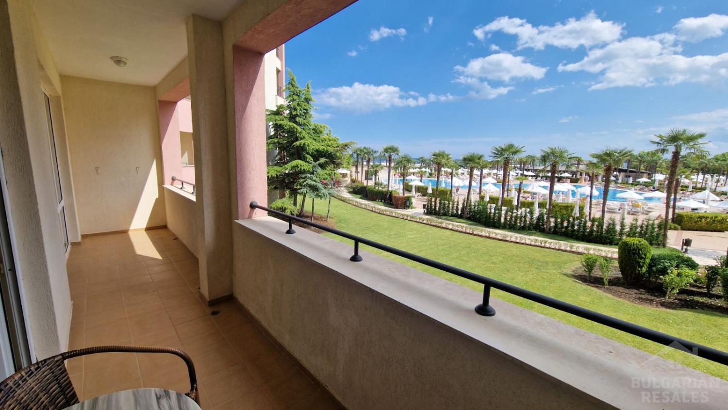 Первая линия! Комплекс с огромной территорией ID: 3874 - Фото 1