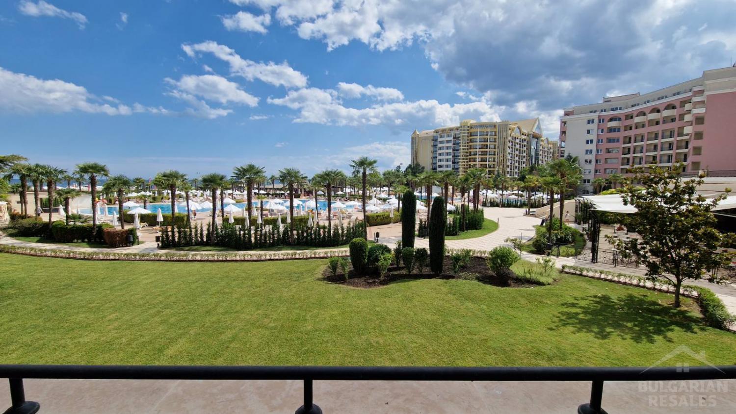 Первая линия! Комплекс с огромной территорией ID: 3874 - Фото 2