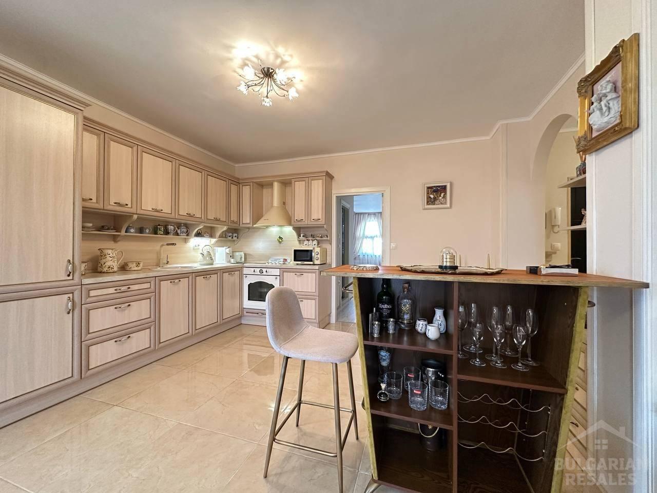 Шикарный апартамент в живописном районе Несебра ID: 5712 - Фото 2