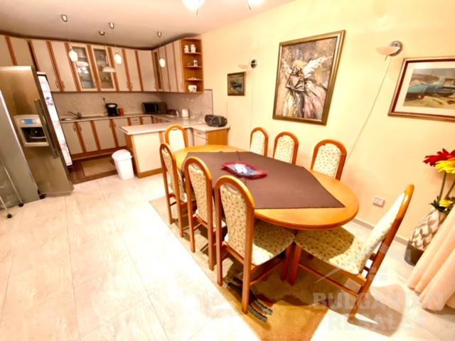 Вилла для большой семьи у моря в Свети Власе ID: 5069 - Фото 8