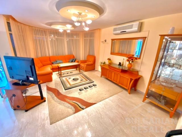 Villa for a large family by the sea in Sveti Vlas ID: 5069 - Photo 4