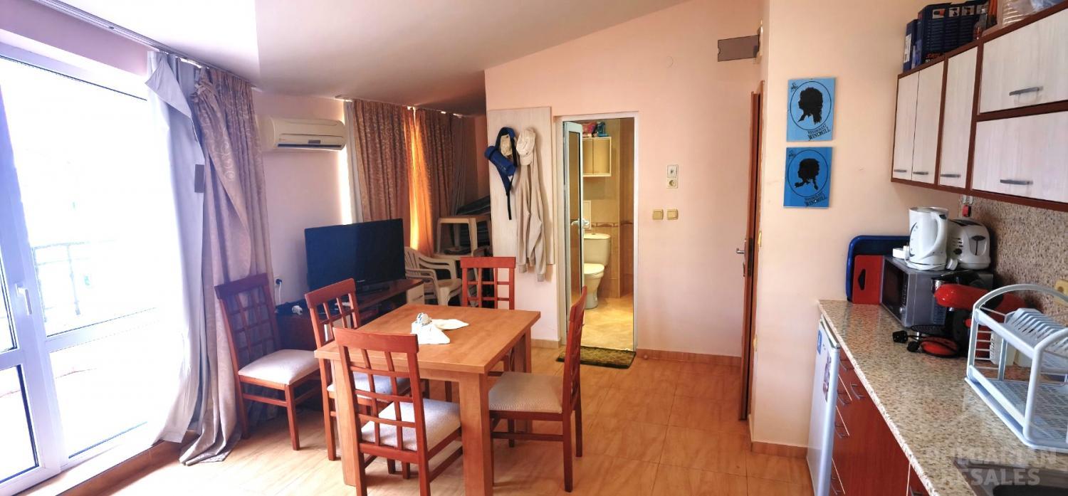 Отлично местоположение на комплекса! Апартамент с мебели ID: 3791 - Снимка 4