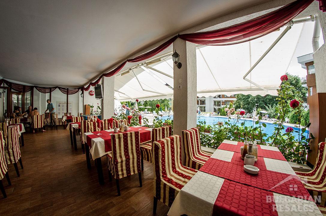 Widok na basen! Nieruchomość w pierwszej linii w Elenite ID: 5461 - Фото15