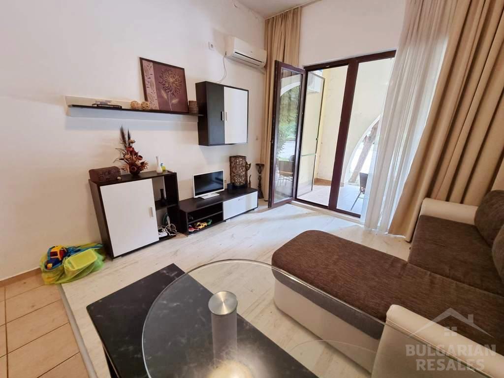 Studio with patio in a complex on the 1st line by the sea ID: 0 - Photo 1