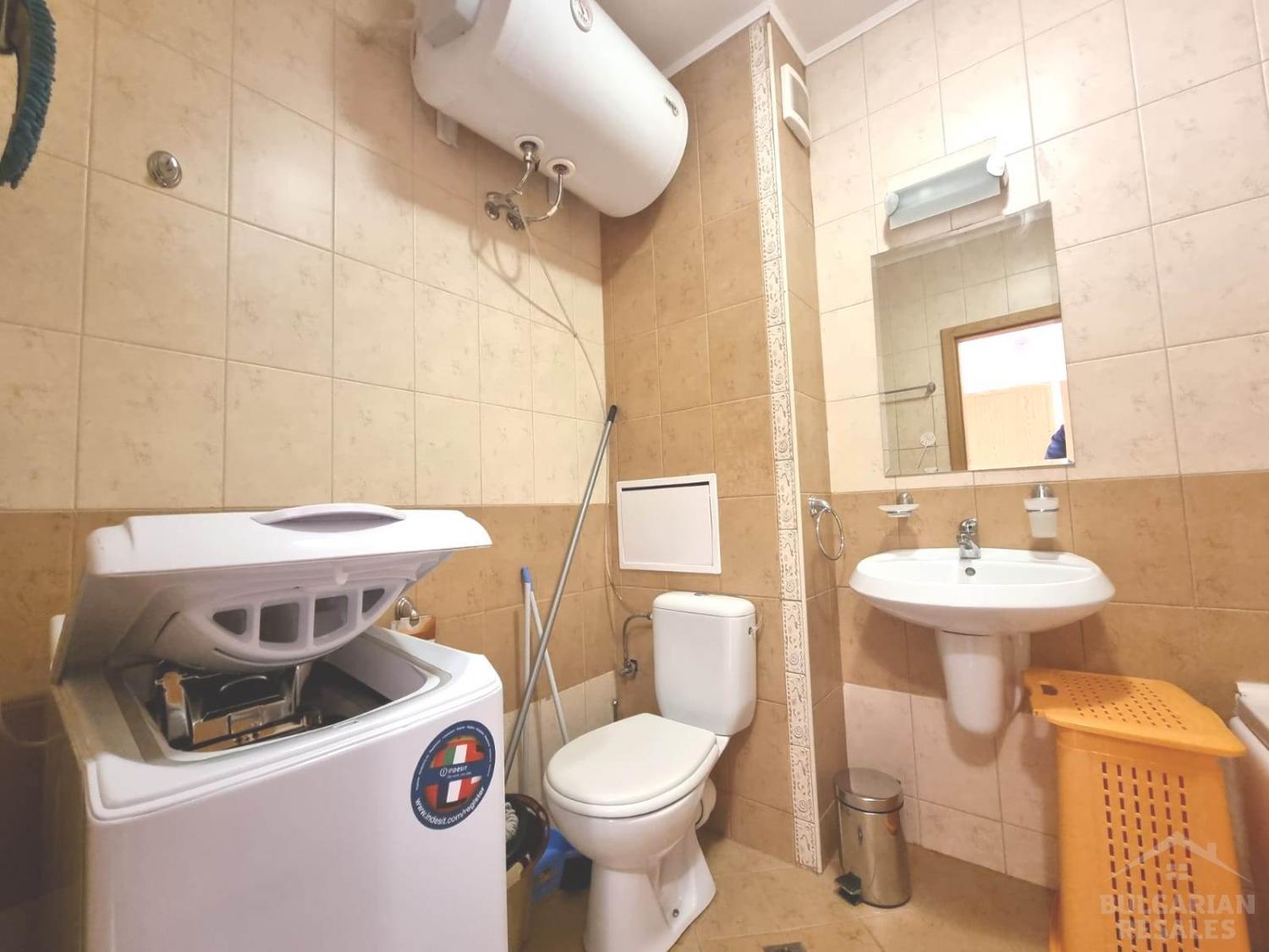 Тристаен апартамент с голяма тераса с изглед към басейн ID: 2302 - Снимка 13