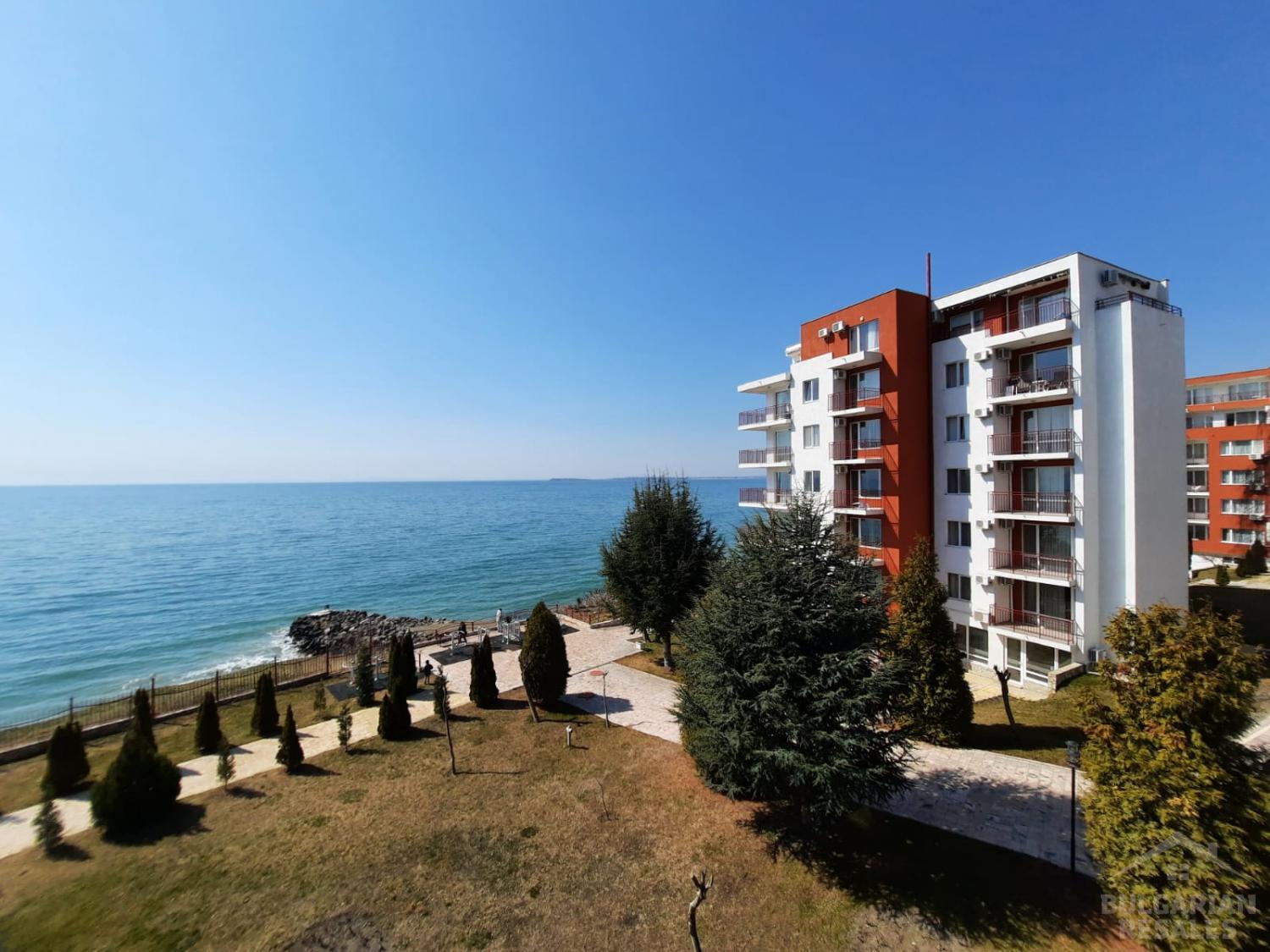 Renovated apartment in the complex on the first line ID: 2592 - Photo 1