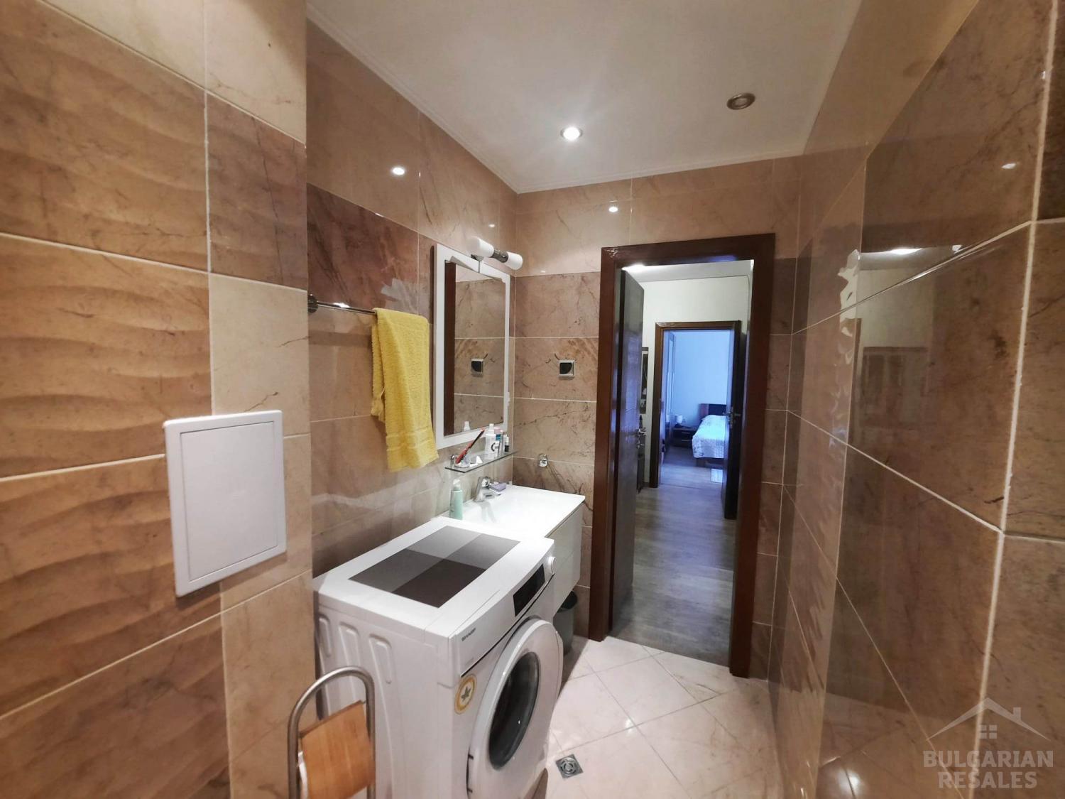 Тристаен апартамент на 1 линия на брега на морето в Поморие ID: 2153 - Снимка 15