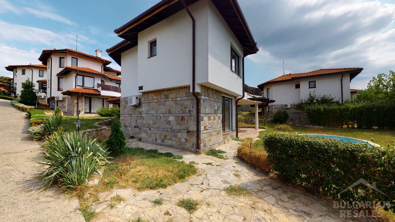 Самостоятелна къща с плувен басейн на 2 км от морето ID: 2062 - Снимка 12