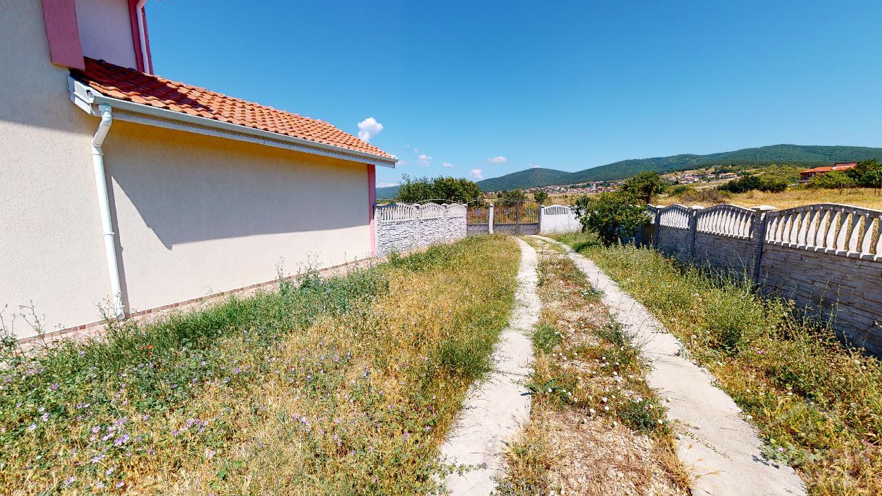 Detached house with renovation at a great price ID: 2494 - Photo 15