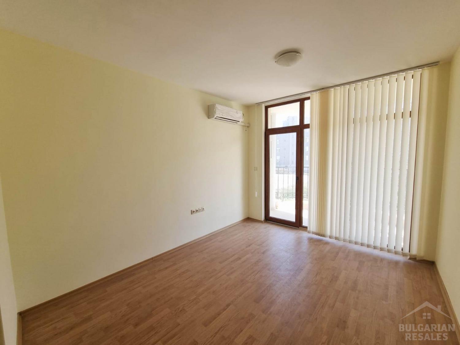 New apartment in the center of the resort in the complex with a swimming pool ID: 2460 - Photo 2
