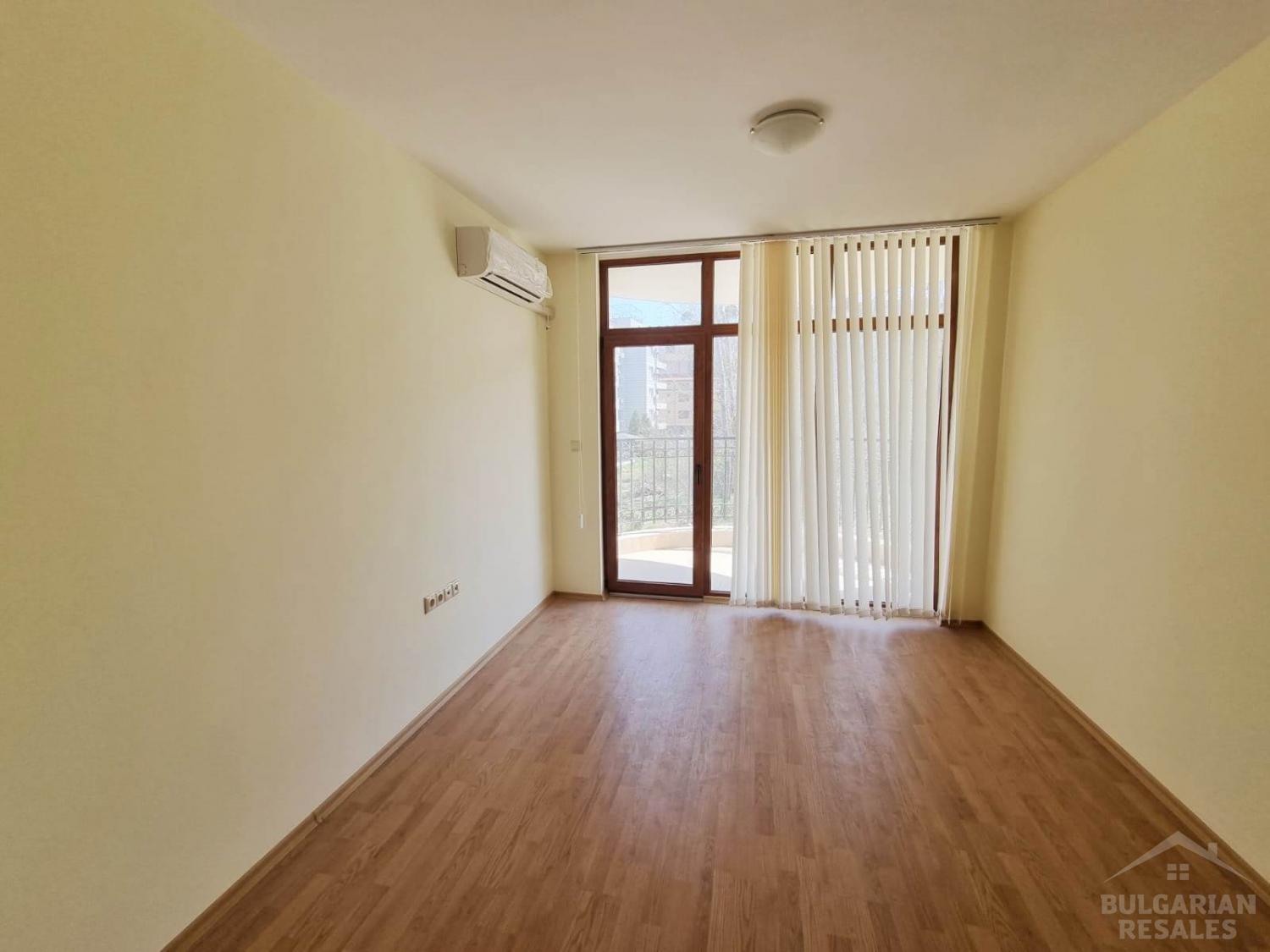 New apartment in the center of the resort in the complex with a swimming pool ID: 2460 - Photo 3