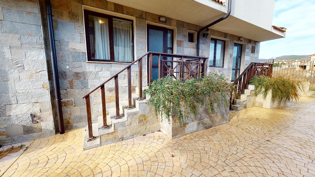 Kamienica w strzeżonym kompleksie Imperial Heights ID: 1994 - Фото1