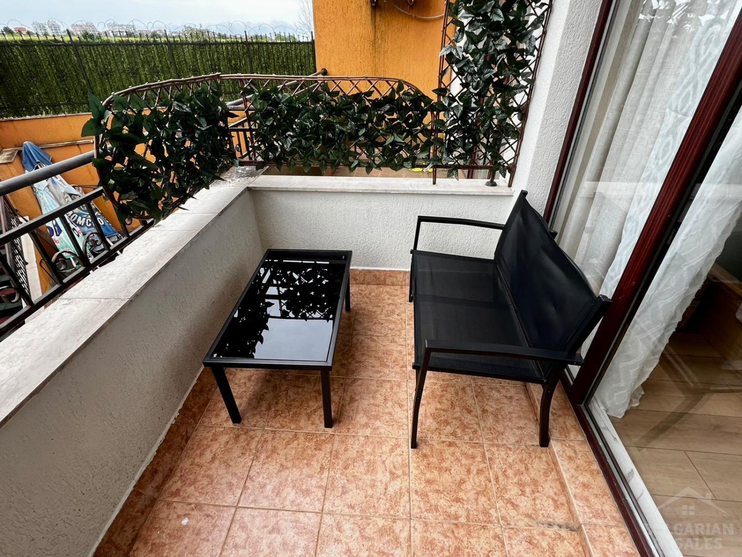 Prvý riadok! Štúdio s dobrým nábytkom, výhľad na bazén. ID: 4157 - Фото8