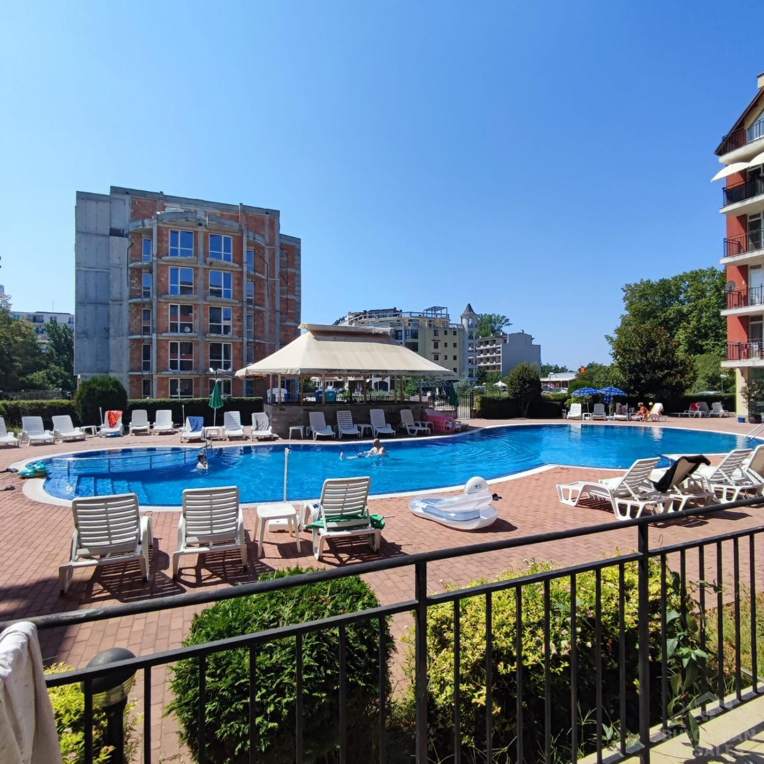 A quick deal! Studio with large terrace and pool view ID: 2879 - Photo 1