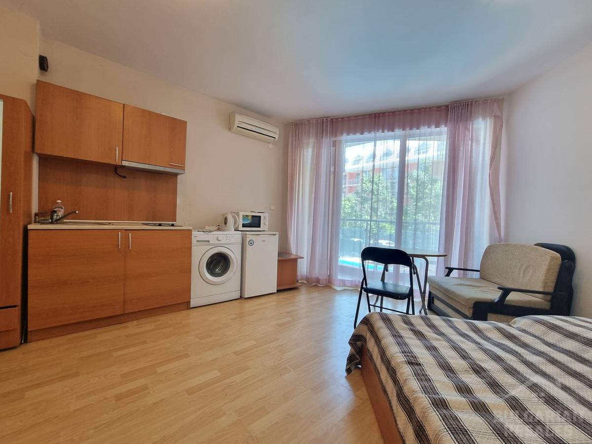 Studio in Sunny Beach, “Amadeus 11” complex, pool view ID: 6461 - Photo 2