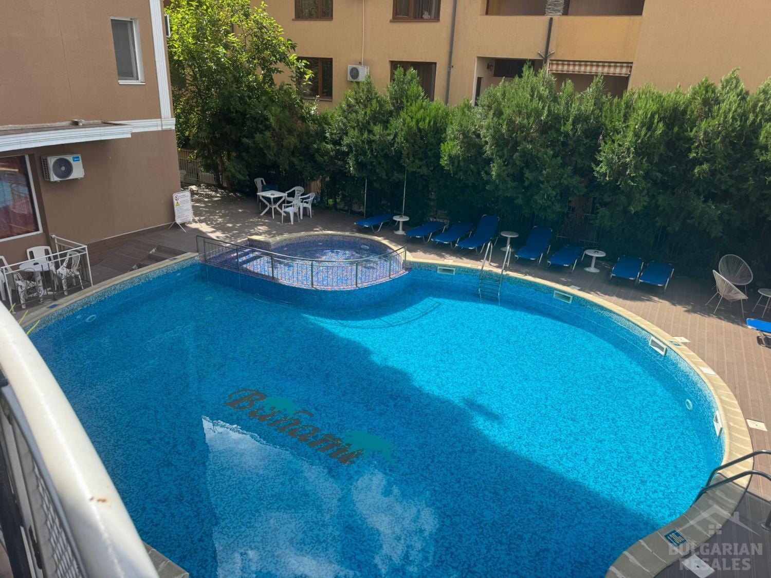 Great deal! Studio in a complex with low maintenance fees ID: 5518 - Photo 1