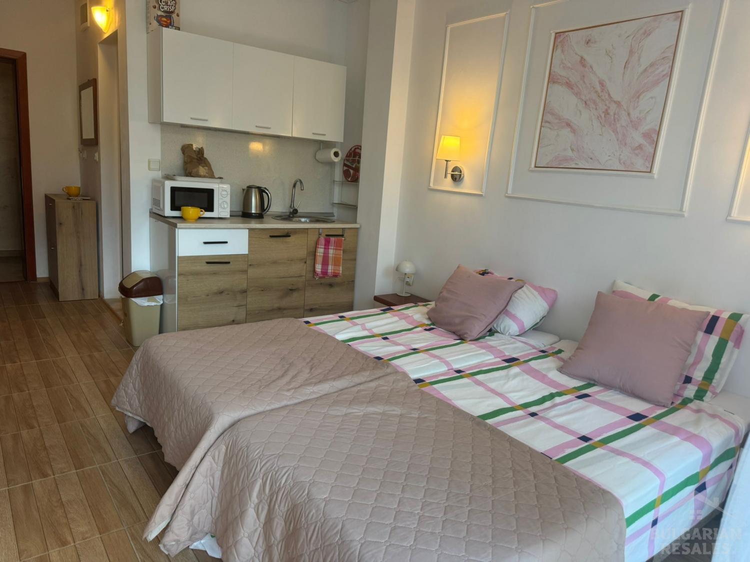 Great deal! Studio in a complex with low maintenance fees ID: 5518 - Photo 2