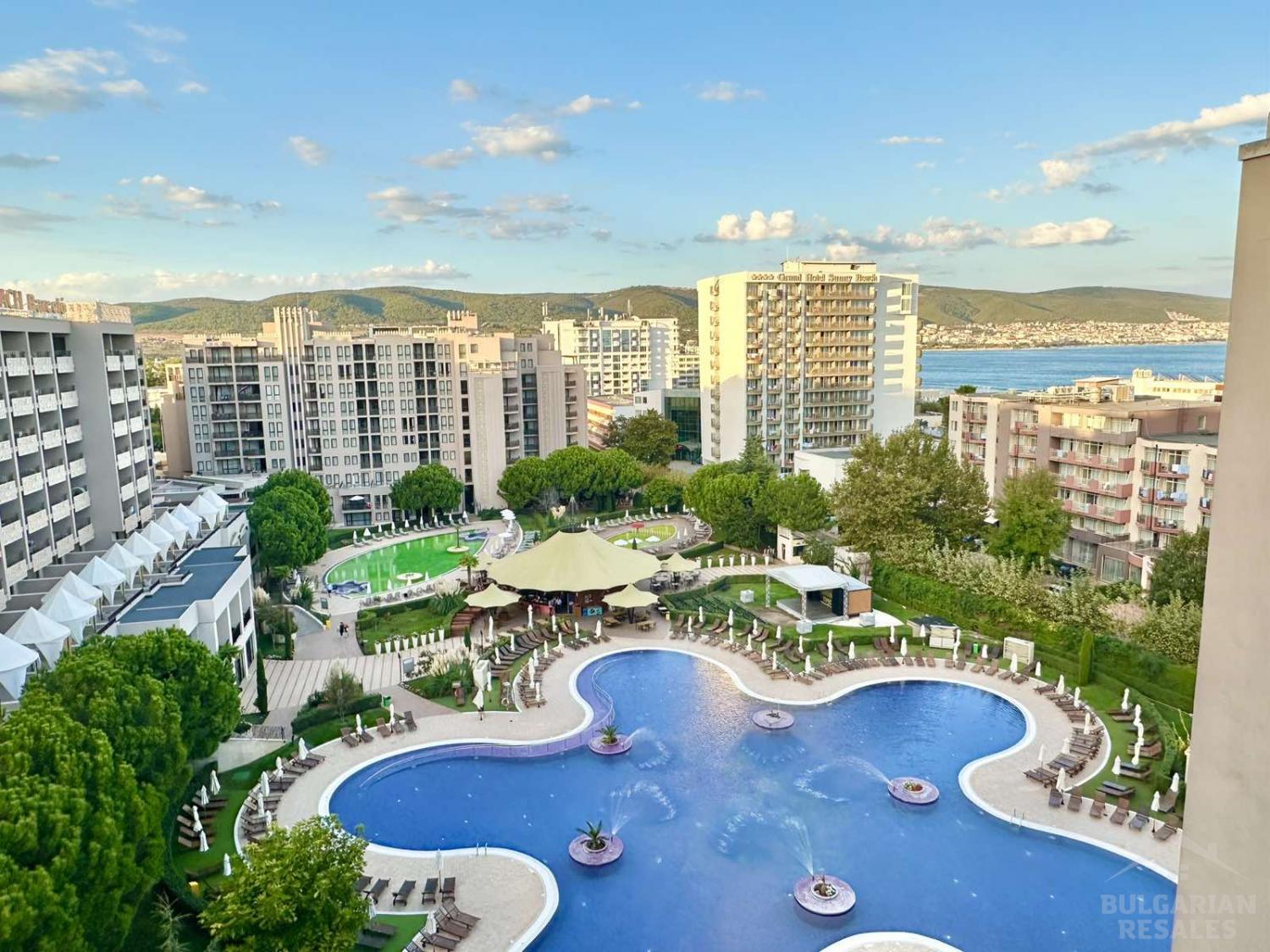 One bedroom apartment with a gorgeous view  ID: 4509 - Photo 1