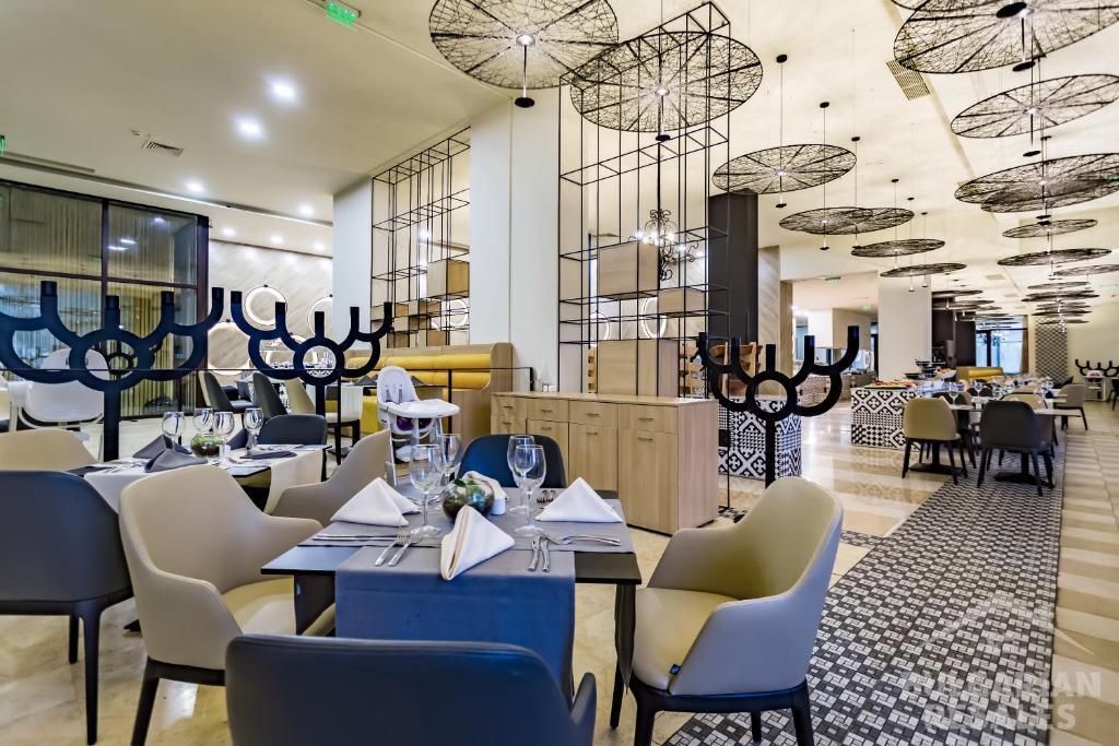 Престижна недвижимост в „Barcelo Royal Beach“ на първа линия ID: 5429 - Снимка 11