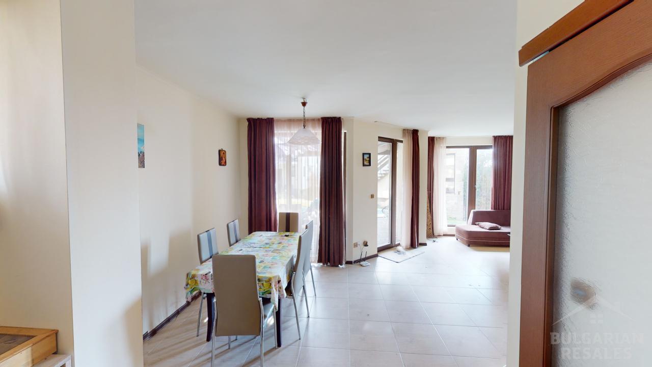 Dwa piętra, trzy sypialnie - przestronny apartament w willi ID: 4782 - Фото4