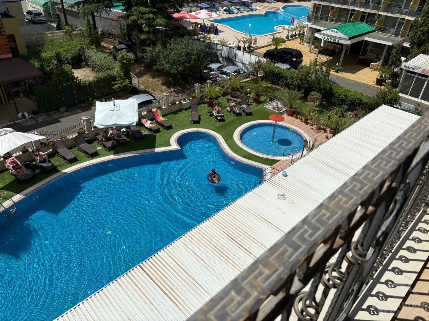 Уютный меблированный апартамент в комплексе 