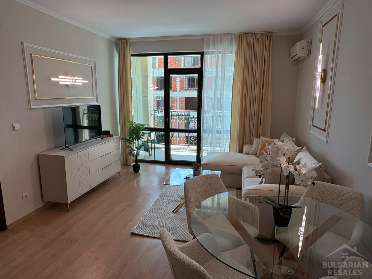 Уютный меблированный апартамент в комплексе 