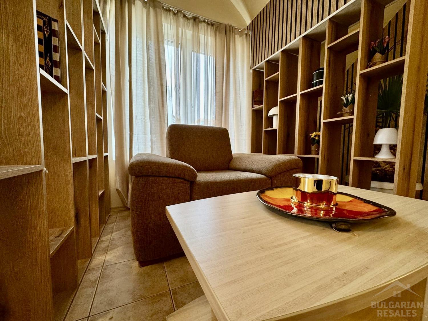 Cozy renovated apartment in a small complex ID: 5691 - Photo 2