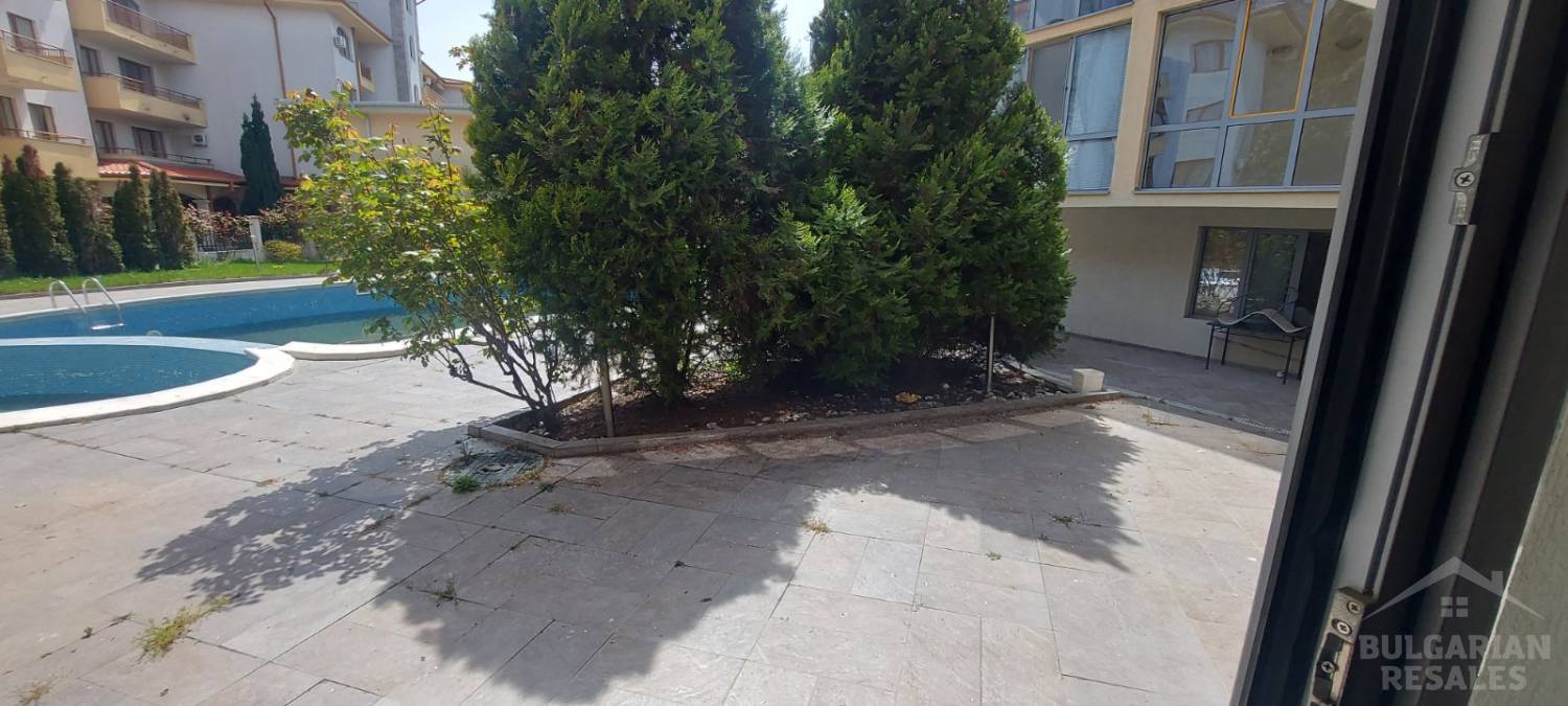 Студия с прямым выходом к бассейну, комплекс 