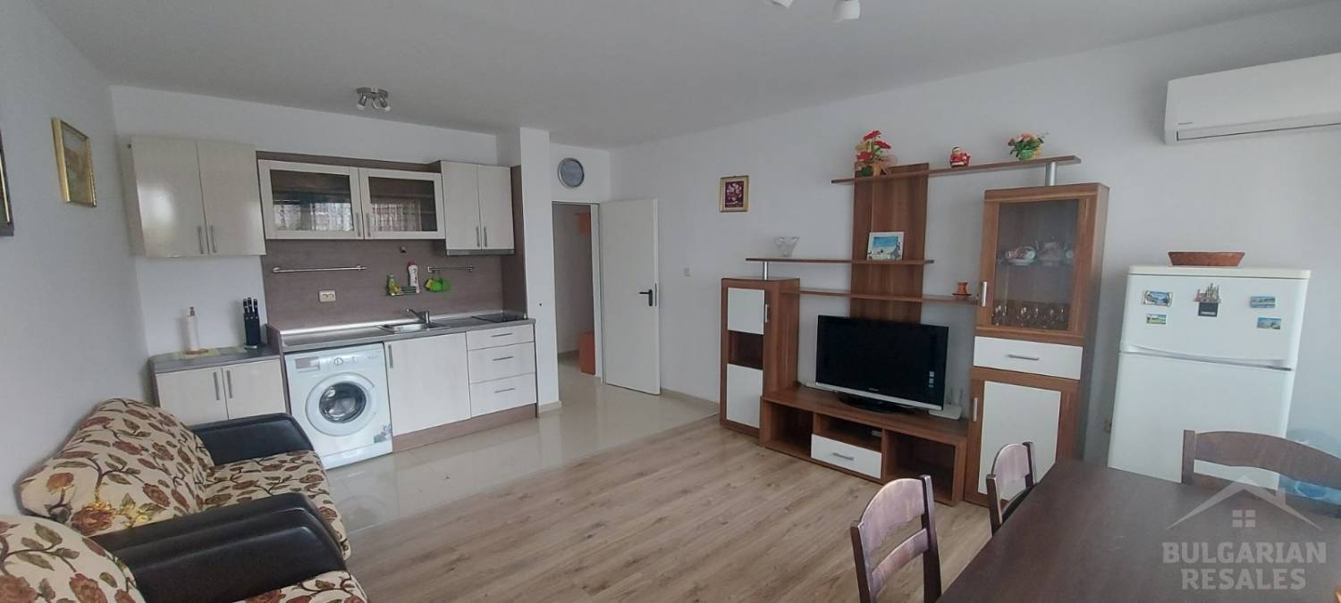 Two rooms, pool view, 400 m from the beach, Sveti Vlas ID: 6463 - Photo 2