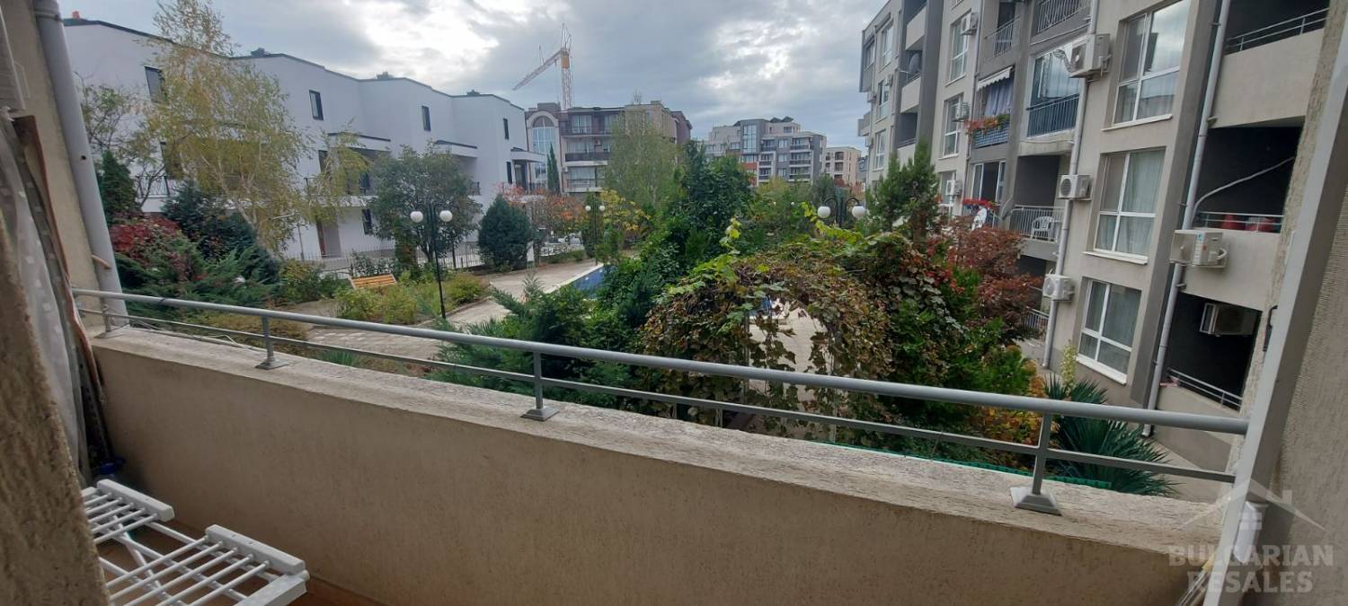 Two rooms, pool view, 400 m from the beach, Sveti Vlas ID: 6463 - Photo 5