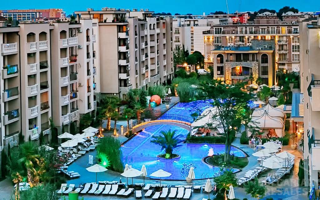 Ładne studio z dostępem do basenu w kompleksie 