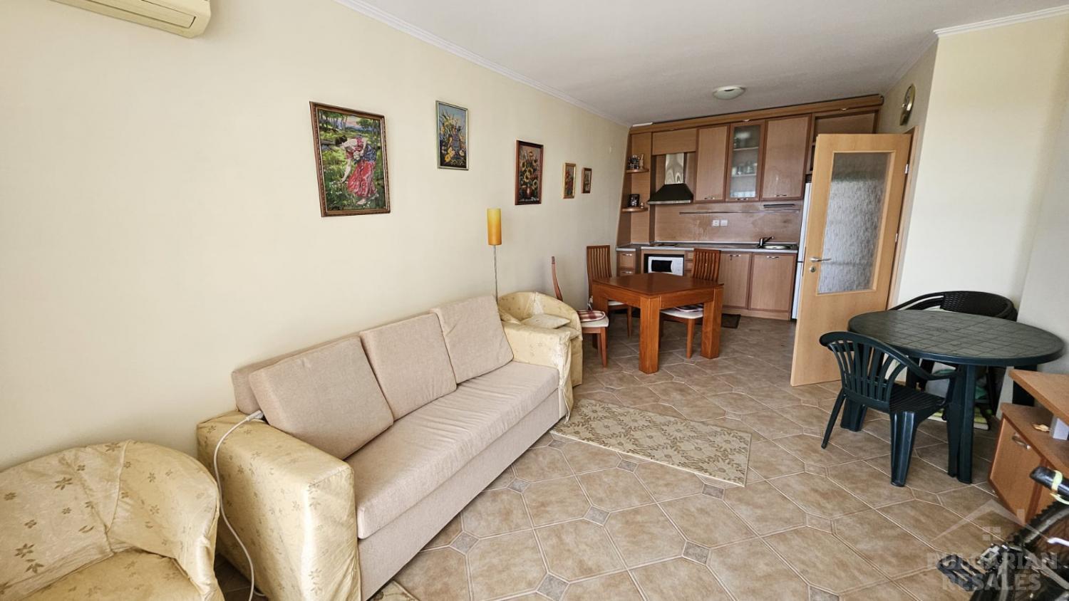 Изглед към басейна! Апартамент в централната част на курорта ID: 5305 - Снимка 3