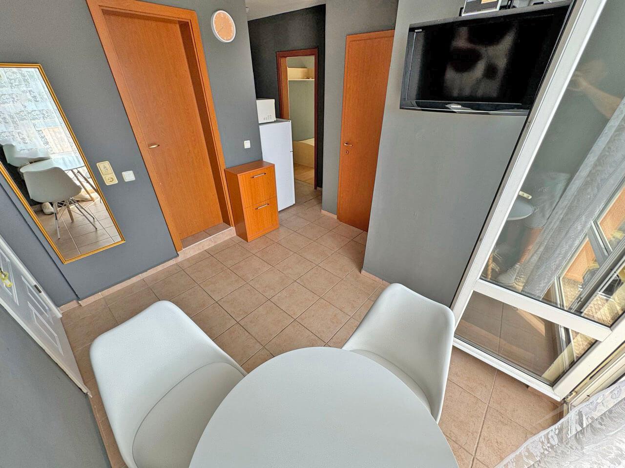 Компактная трехкомнатная квартира в зеленом районе Свети Власа ID: 4375 - Фото 11