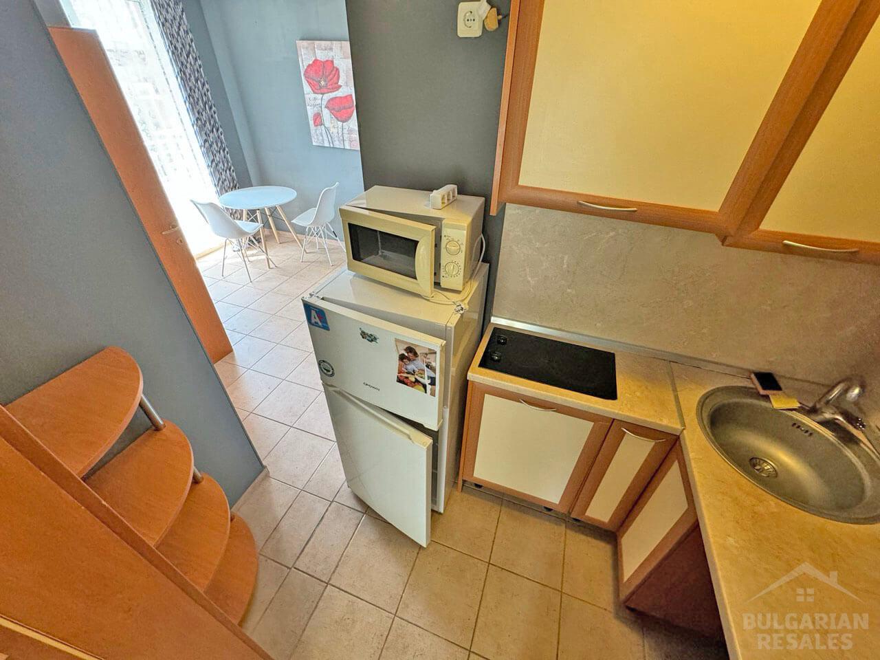 Компактная трехкомнатная квартира в зеленом районе Свети Власа ID: 4375 - Фото 12