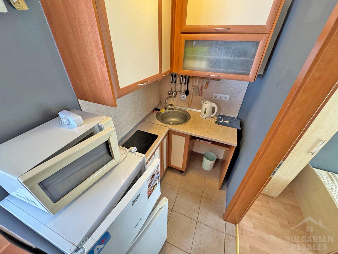 Компактная трехкомнатная квартира в зеленом районе Свети Власа ID: 4375 - Фото 13
