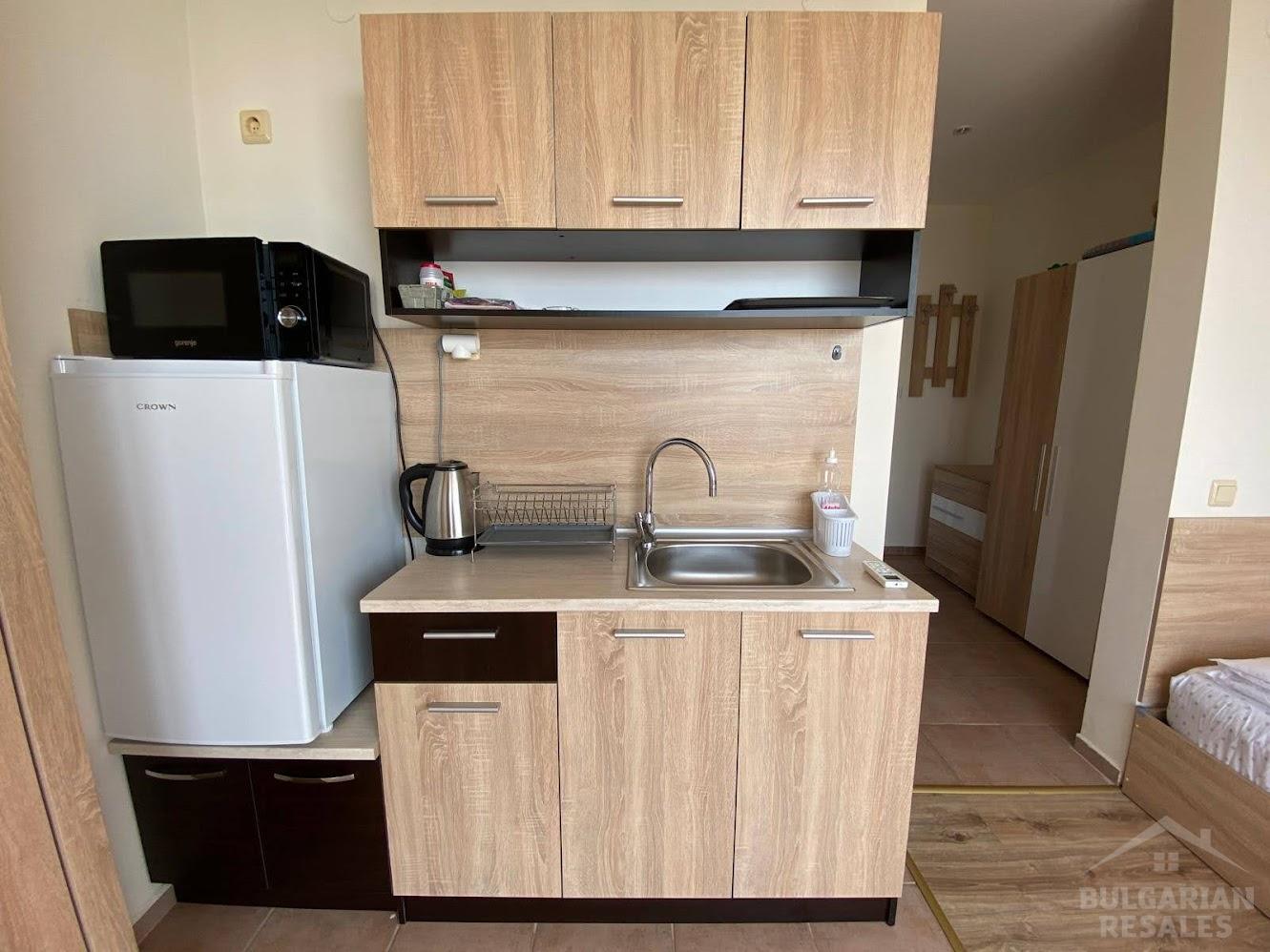 Вид на море и две двуспальные кровати - студия в 