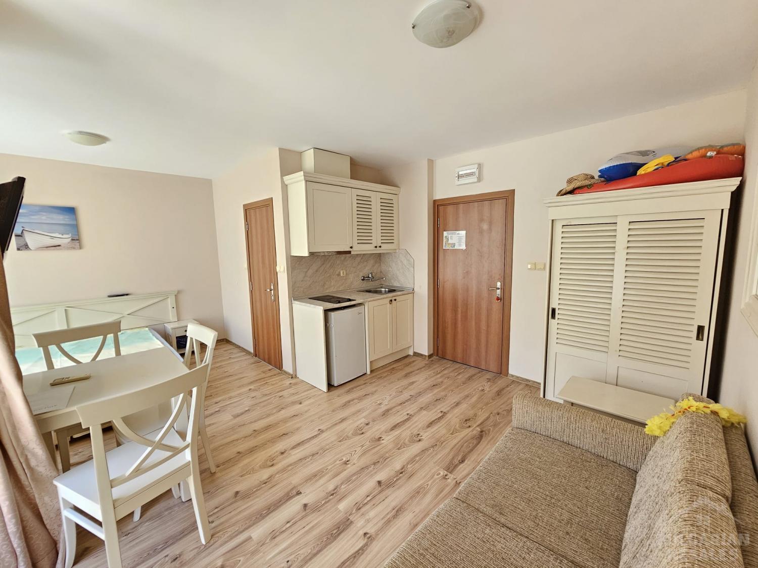 Duże studio w dobrej części kurortu ID: 3953 - Фото8